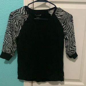 Jordache shirt - size 10/12 kids - color black and white hardly worn
